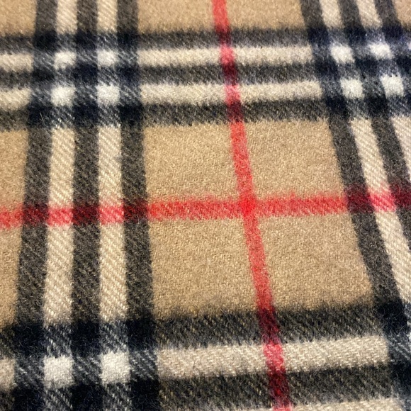 Burberry nova check print cashmere scarf plaid approximately 53’ inches high end - Picture 6 of 6